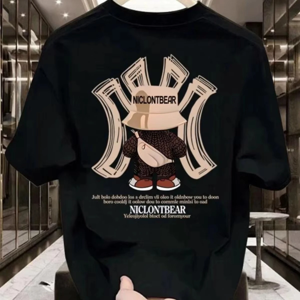 Весна и лето 2026, новая футболка с короткими рукавами и принтом тяжелого жестокого медведя, американский модный топ, женская трендовая мода
Весна и лето 2026, новая футболка с короткими рукавами и принтом тяжелого жестокого медведя, американский модный топ, женская трендовая мода