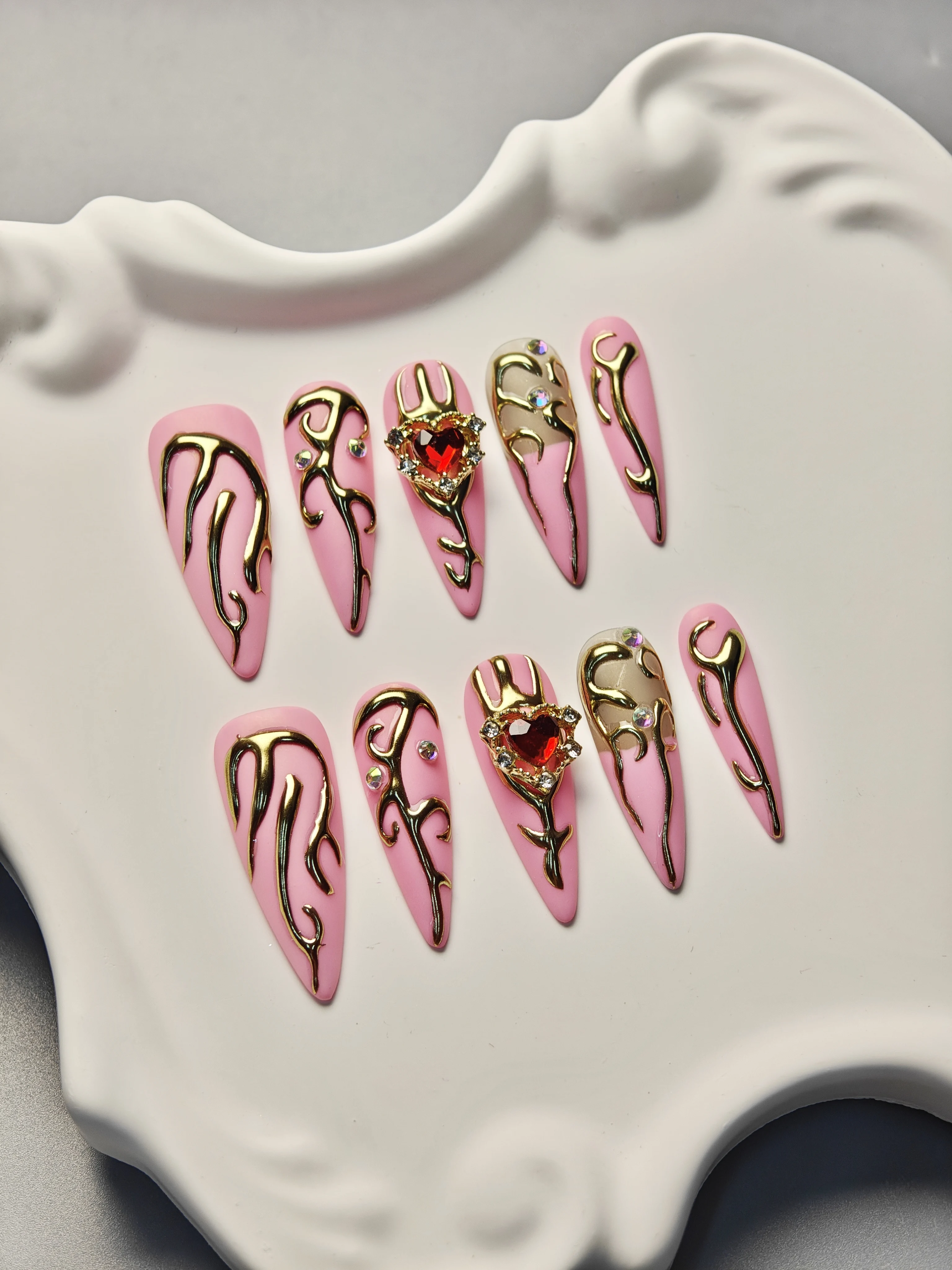10pcs Press On Nails, Luxury Y2K Style, Pink-Gold Swirl, 3D Heart Gem, Handmade
10pcs Press On Nails, Luxury Y2K Style, Pink-Gold Swirl, 3D Heart Gem, Handmade