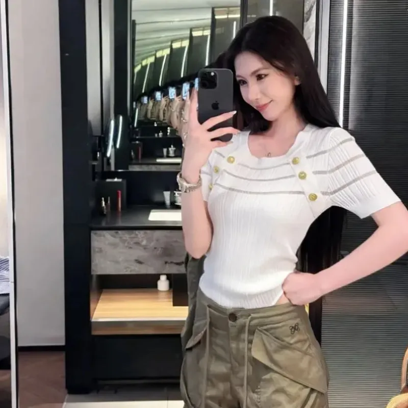 New Elegant Summer Retro Knitted Sweater Women French O Neck Short Sleeve Slim Blouse Buttons Solid Color Top Women's Clothing
New Elegant Summer Retro Knitted Sweater Women French O Neck Short Sleeve Slim Blouse Buttons Solid Color Top Women's Clothing
