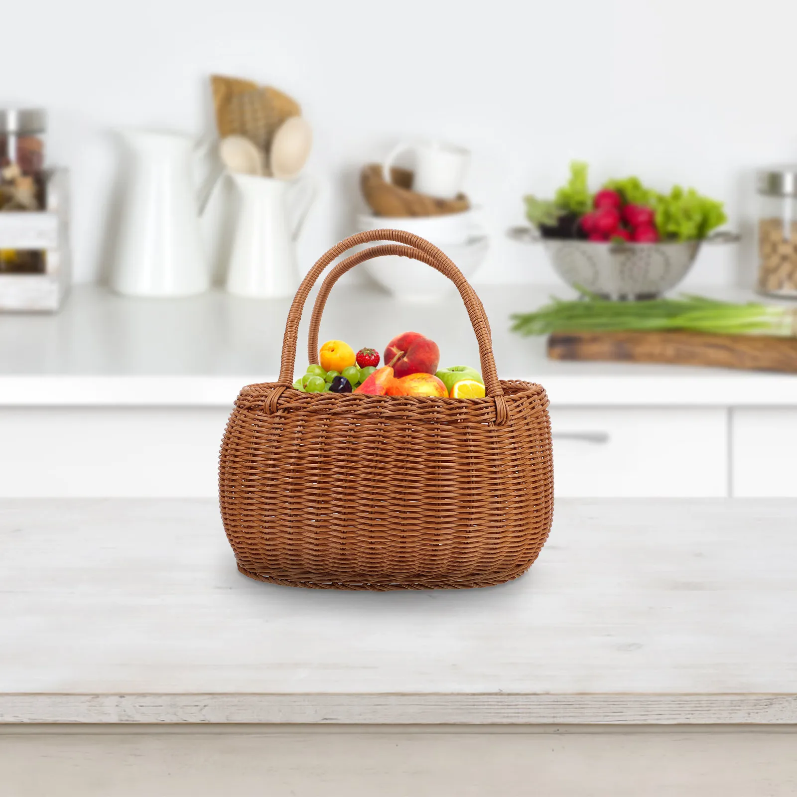 Плетеная корзина для пикника из искусственного ротанга: прочная, легкая, с удобной ручкой, вместительная, для фруктов, сэндвичей, напитков.
Плетеная корзина для пикника из искусственного ротанга: прочная, легкая, с удобной ручкой, вместительная, для фруктов, сэндвичей, напитков.