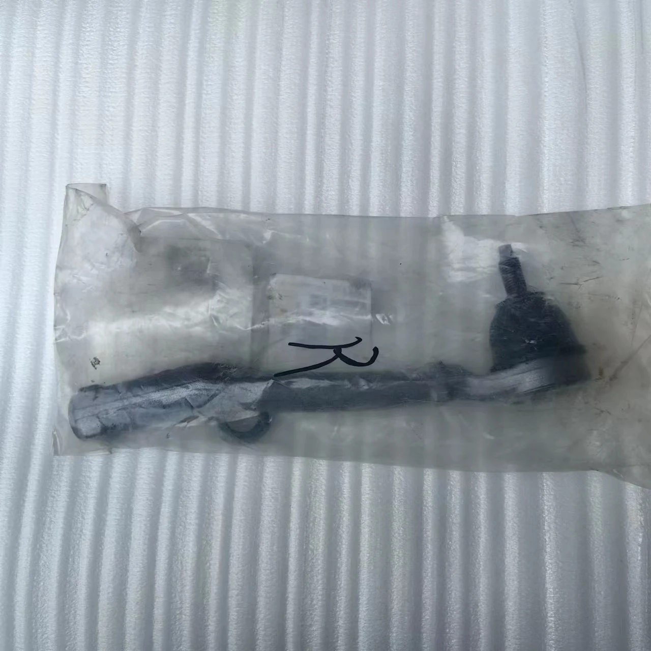 Suitable for Peugeot 207CC Citroen DS3 steering tie rod ball pin assembly 1628950380 Right steering rod of the car
Suitable for Peugeot 207CC Citroen DS3 steering tie rod ball pin assembly 1628950380 Right steering rod of the car