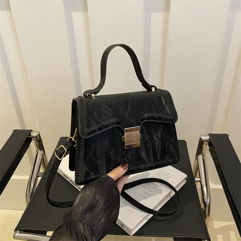 Girly pink handbag women's Korean fashion small square bag versatile shoulder messenger bag
Girly pink handbag women's Korean fashion small square bag versatile shoulder messenger bag