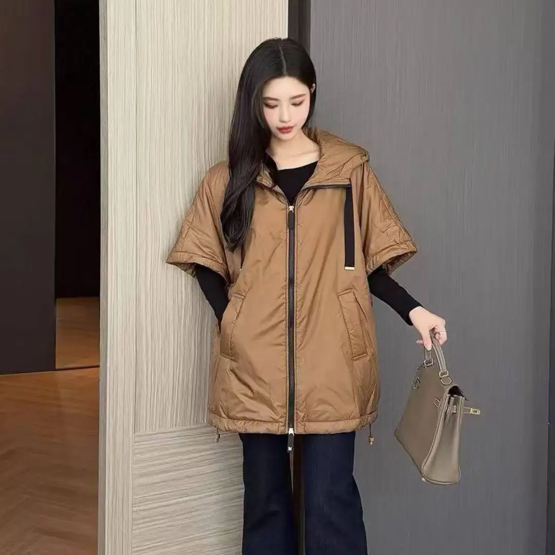 Camel Fleece Hooded Jacket Loose Fit Trendy Warm Sleeveless Coat Women's Fashion 2026 Autumn/winter New Puffer Vest
Camel Fleece Hooded Jacket Loose Fit Trendy Warm Sleeveless Coat Women's Fashion 2026 Autumn/winter New Puffer Vest