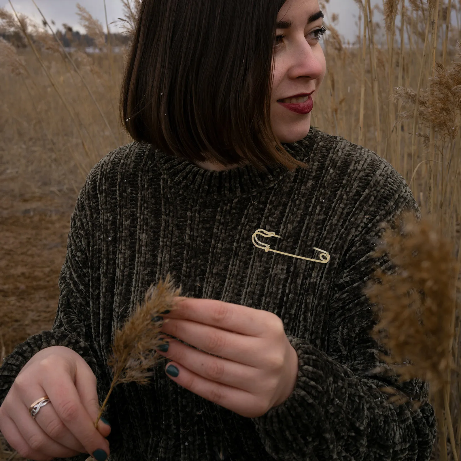 10Pcs Classic Safety Pin Clips Metal Brooch Pins for Sewing Quilting Craft Projects DIY Fabric Fixing Safety Pin
10Pcs Classic Safety Pin Clips Metal Brooch Pins for Sewing Quilting Craft Projects DIY Fabric Fixing Safety Pin