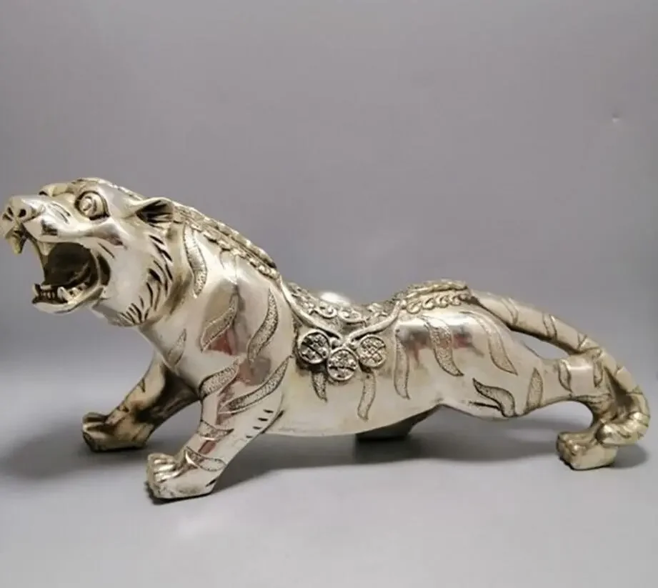 Copper Statue Pure copper domineering Animal Tiger ornament white copper tiger home decoration craft gift
Copper Statue Pure copper domineering Animal Tiger ornament white copper tiger home decoration craft gift
