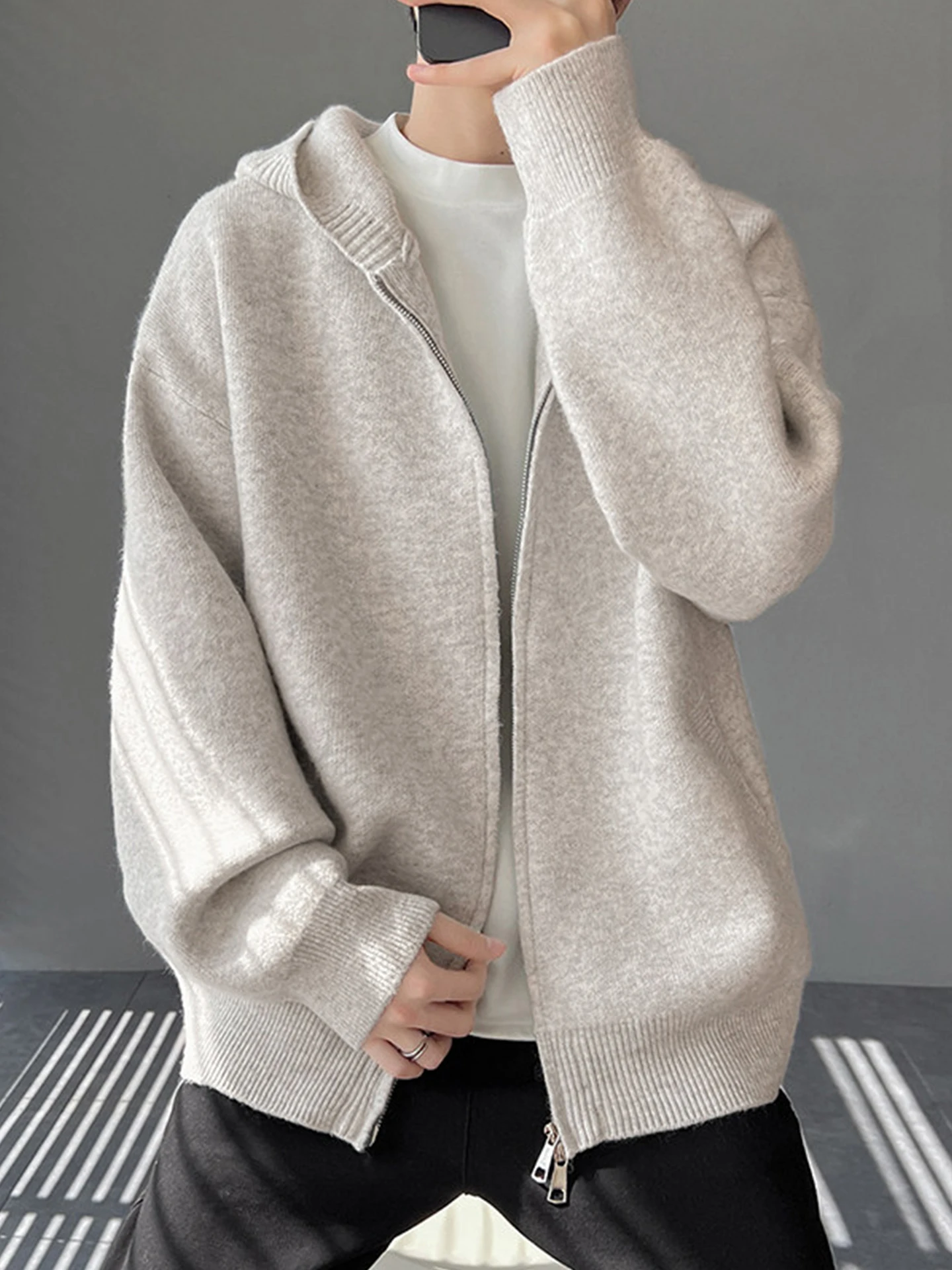 Double Zipper Casual Knitted Sweater Men's Loose Fit Hoodie Cardigan American Retro Sle Autumn Leisure Top Youth Faion
Double Zipper Casual Knitted Sweater Men's Loose Fit Hoodie Cardigan American Retro Sle Autumn Leisure Top Youth Faion