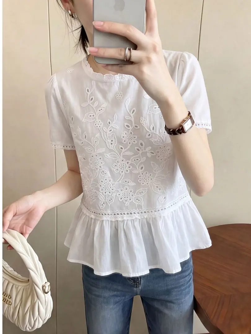 Elegant Embroidered Hollow out round Neck Shirt Women's Summer Fashionable Age-Defying Shirt Korean Style Loose Fit Short Sleeve
Elegant Embroidered Hollow out round Neck Shirt Women's Summer Fashionable Age-Defying Shirt Korean Style Loose Fit Short Sleeve