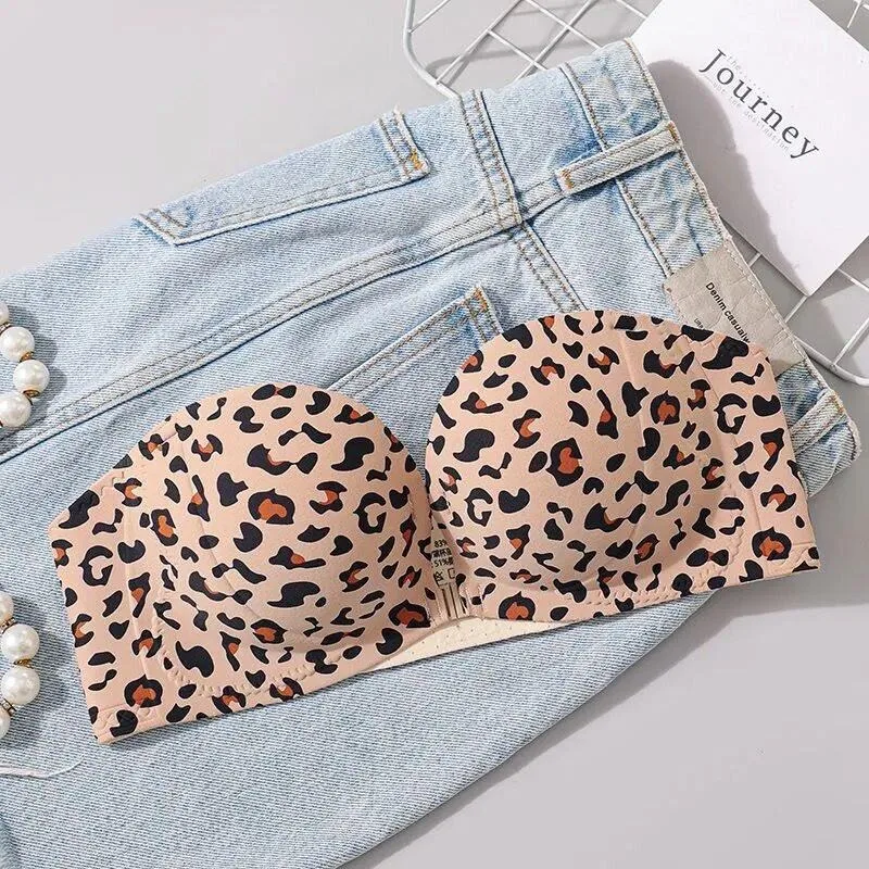 Strapless Bra Sexy Front Fastening Non-Slip Invisible Backless Push-Up Bra Padded Add 2 Cups Lift Bralette for Wedding Party
Strapless Bra Sexy Front Fastening Non-Slip Invisible Backless Push-Up Bra Padded Add 2 Cups Lift Bralette for Wedding Party
