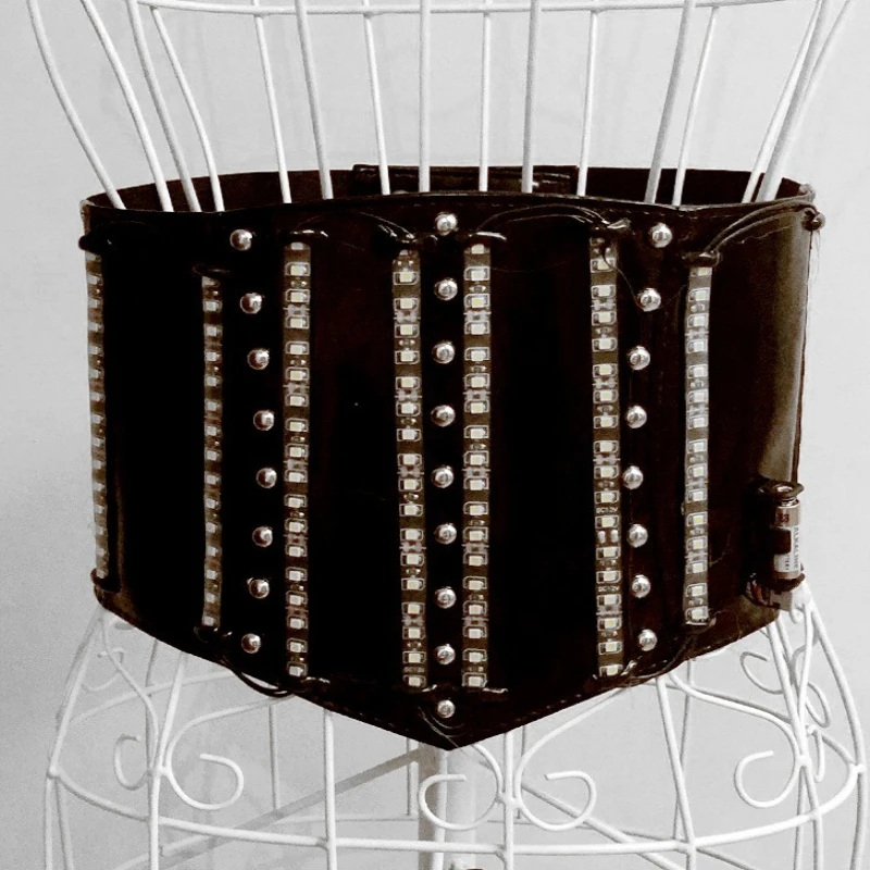 Светодиодный светящийся пояс на талии, флуоресцентный танцевальный костюм, светящаяся юбка для рейв-вечеринки с яркими эффектами, одежда для сценических шоу/клубов
Светодиодный светящийся пояс на талии, флуоресцентный танцевальный костюм, светящаяся юбка для рейв-вечеринки с яркими эффектами, одежда для сценических шоу/клубов