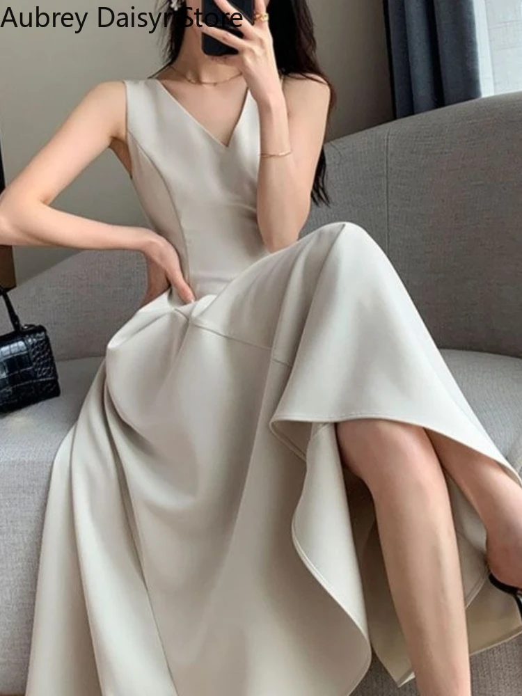 Летнее элегантное платье миди с v-образным вырезом, женское винтажное шикарное дизайнерское платье без рукавов, 2025 г., французское офисное женское повседневное вечернее платье, новинка
Летнее элегантное платье миди с v-образным вырезом, женское винтажное шикарное дизайнерское платье без рукавов, 2025 г., французское офисное женское повседневное вечернее платье, новинка