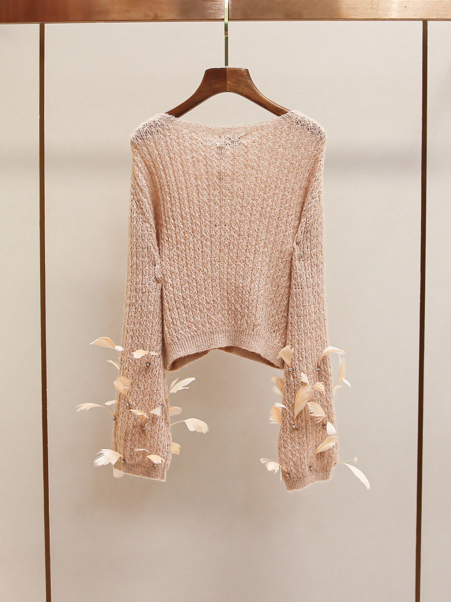 Early Spring New Korean Sweet Princess Patchwork Feather Hollow-out Sweater for Women pull ami pink sweater pulls femmes hiver
Early Spring New Korean Sweet Princess Patchwork Feather Hollow-out Sweater for Women pull ami pink sweater pulls femmes hiver