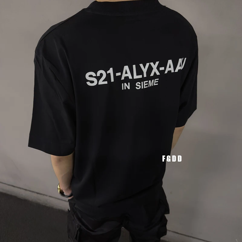 Summer ALYX ex Loose Fit round Ne ort Sve T-irt Bla White Simple Letter Print High Street INS Sle Cotton Tee 
Summer ALYX ex Loose Fit round Ne ort Sve T-irt Bla White Simple Letter Print High Street INS Sle Cotton Tee