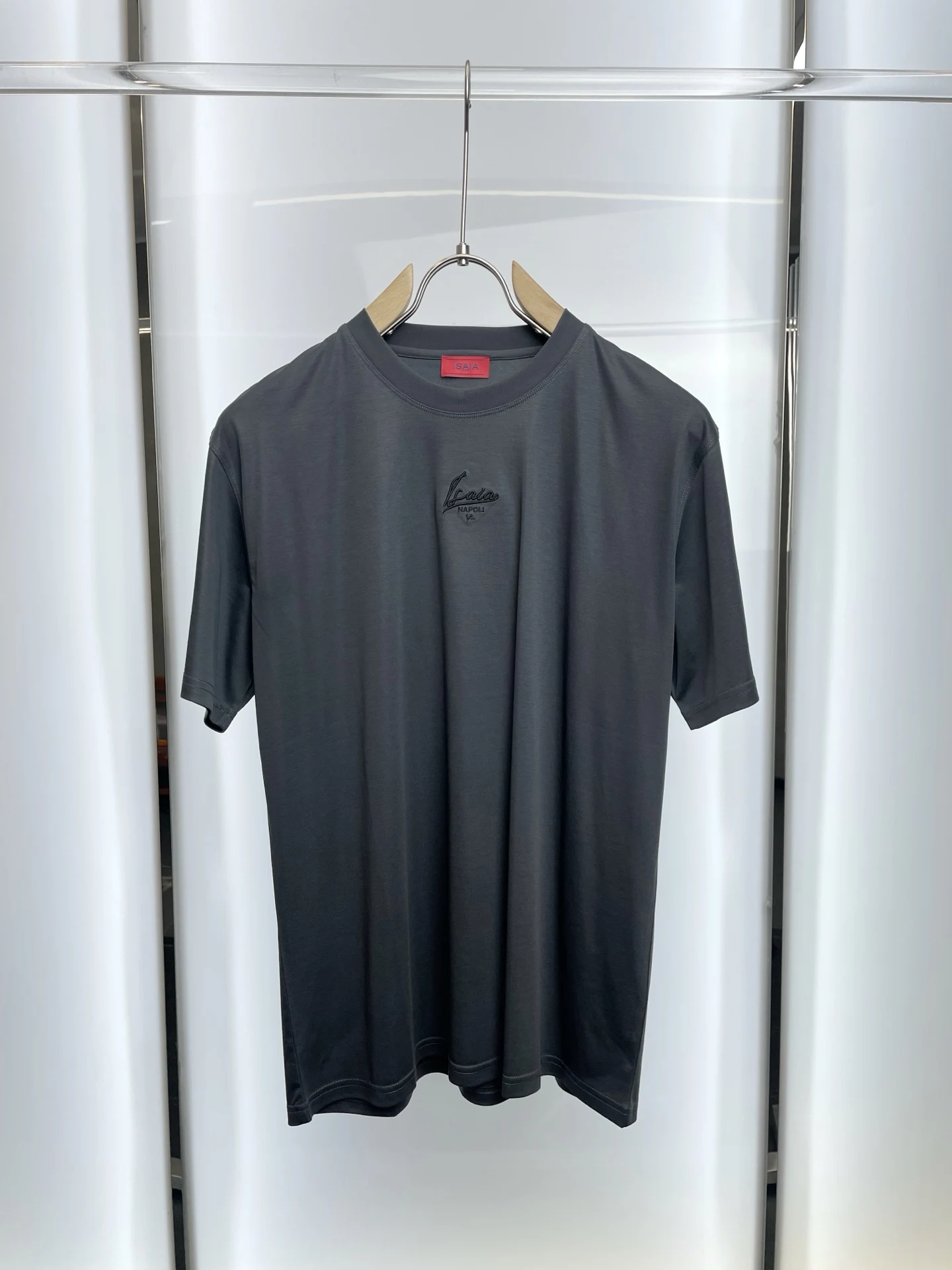 SIJITONGDA 2026 Spring/Summer New Men's Round Neck Silk Cotton Short Sleeve T-shirt Size M-2XL
SIJITONGDA 2026 Spring/Summer New Men's Round Neck Silk Cotton Short Sleeve T-shirt Size M-2XL