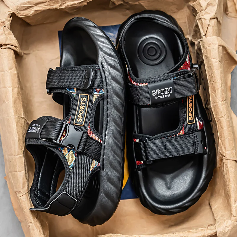 A pair of men's new summer casual shoes brand light outdoor beach dynamic wear-resistant sandals cool men's sandals
A pair of men's new summer casual shoes brand light outdoor beach dynamic wear-resistant sandals cool men's sandals