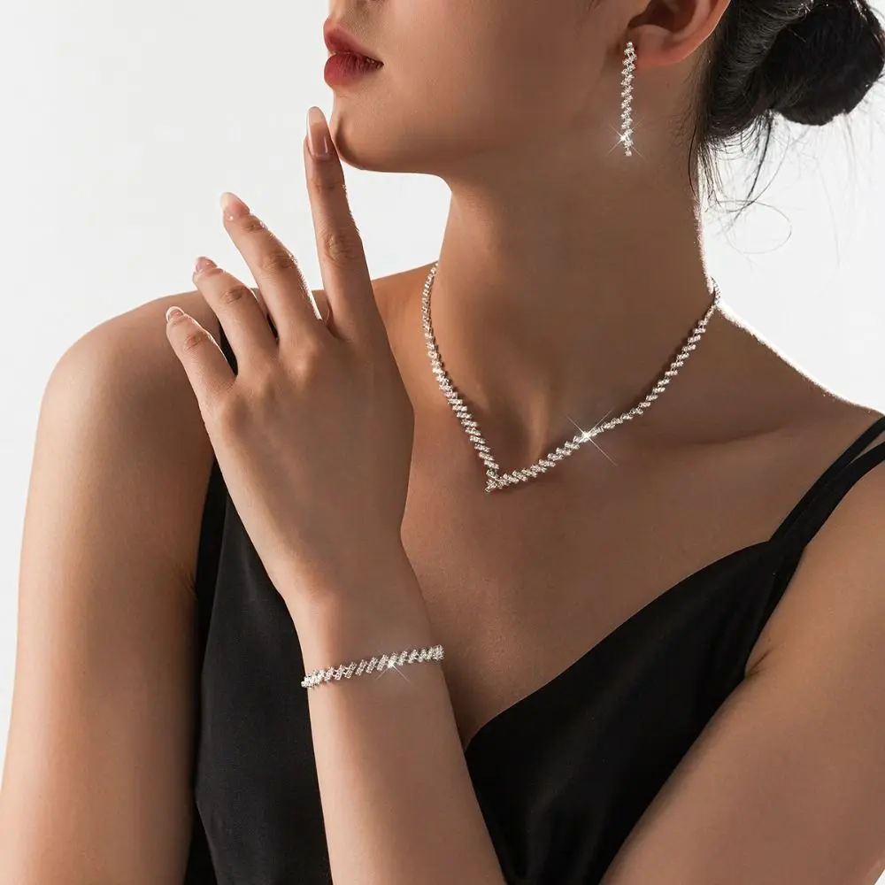 Wedding Party Rhinestone Bracelet Crystal Jewelry Set Diamond Exquisite Earrings Shining Luxury Necklace Women
Wedding Party Rhinestone Bracelet Crystal Jewelry Set Diamond Exquisite Earrings Shining Luxury Necklace Women