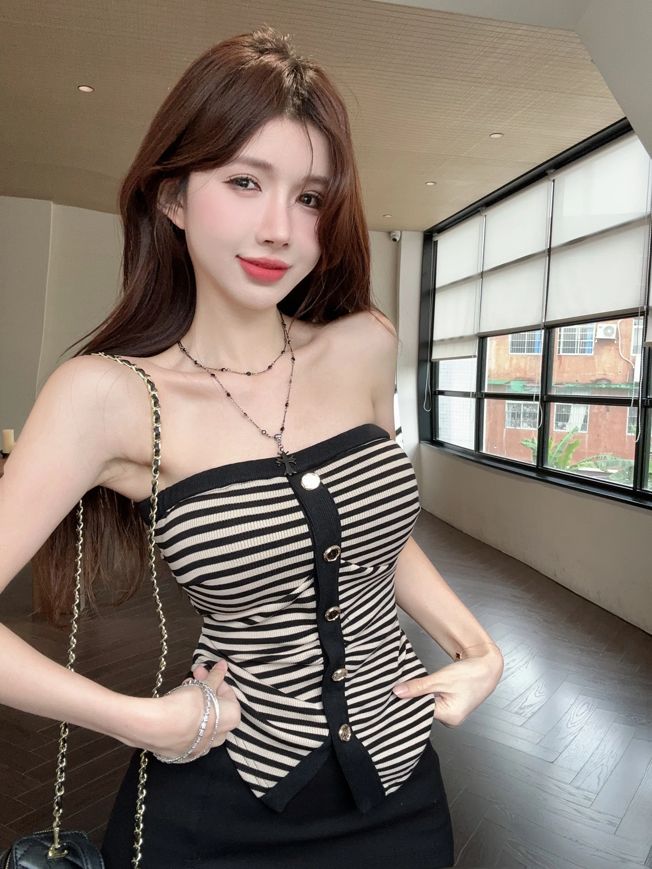 Striped Crop Top Women's Fashionable Slimming Sexy Unisex Straps Chest Pad Irregular Design Korean Style Commute Pure Desirable
Striped Crop Top Women's Fashionable Slimming Sexy Unisex Straps Chest Pad Irregular Design Korean Style Commute Pure Desirable