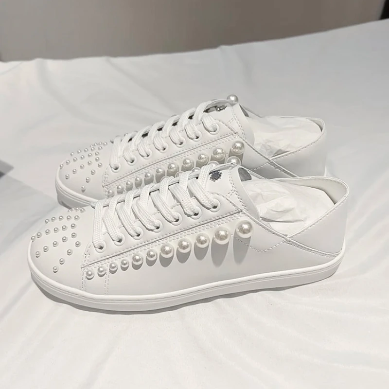 Cowhide Shoes Woman 2024 Autumn New Pearl Little White Shoes Women's Leather Two Wear Flat-bottomed Sports Leisure Flats Shoes
Cowhide Shoes Woman 2024 Autumn New Pearl Little White Shoes Women's Leather Two Wear Flat-bottomed Sports Leisure Flats Shoes