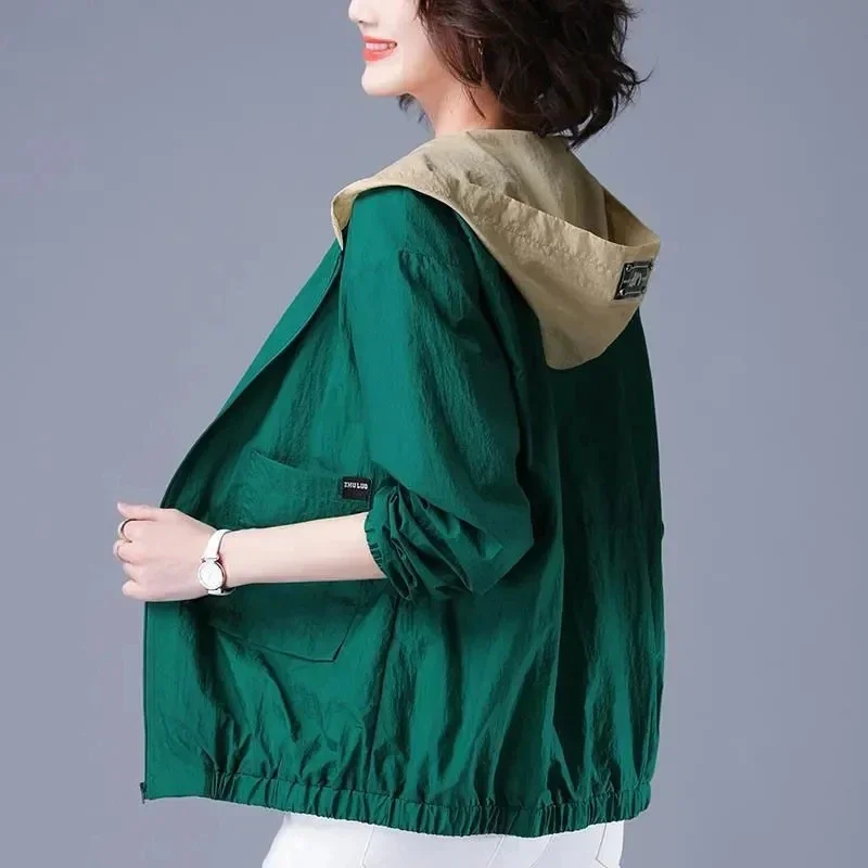 Summer Sun Protection Clothing Women 2025 New Thin Loose Hooded Basic Coat Windbreaker Casual Female Jackets 5XL
Summer Sun Protection Clothing Women 2025 New Thin Loose Hooded Basic Coat Windbreaker Casual Female Jackets 5XL