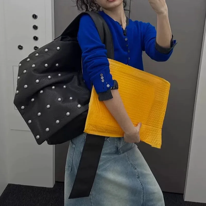 Large Capacity Rivet Crossbody Bags Tote Bags for Women Shoulder Bag Class Bag for Girl Mother Kid Bag for Girl Сумка Женская
Large Capacity Rivet Crossbody Bags Tote Bags for Women Shoulder Bag Class Bag for Girl Mother Kid Bag for Girl Сумка Женская