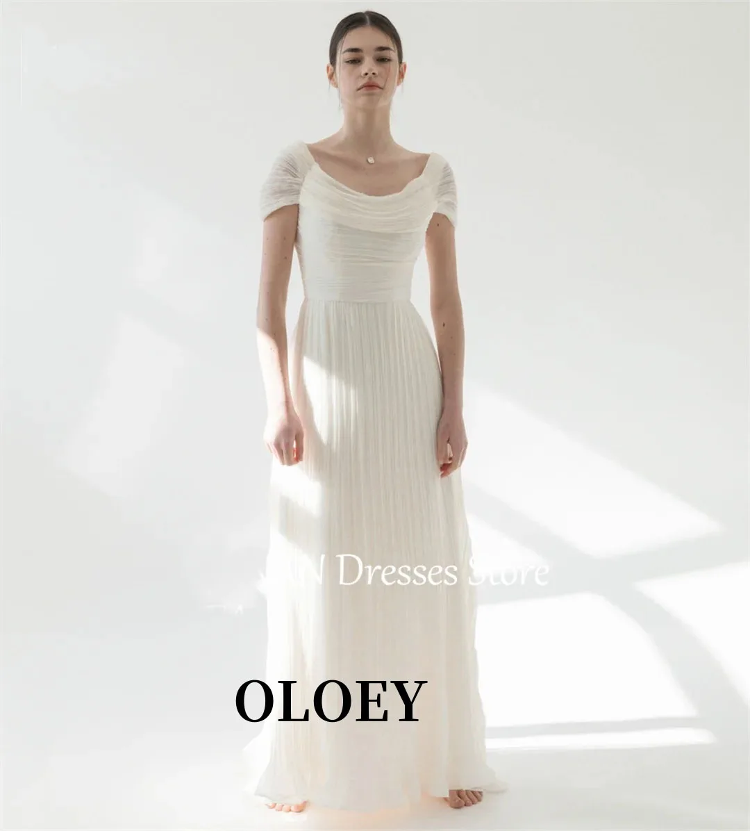 OLOEY Cowl Neck Chiffon Japan Wedding Dresses Short Sleeves ウェディングドレスです Ivory Simple Pleated Custom Made Bride Gowns Plus Size
OLOEY Cowl Neck Chiffon Japan Wedding Dresses Short Sleeves ウェディングドレスです Ivory Simple Pleated Custom Made Bride Gowns Plus Size