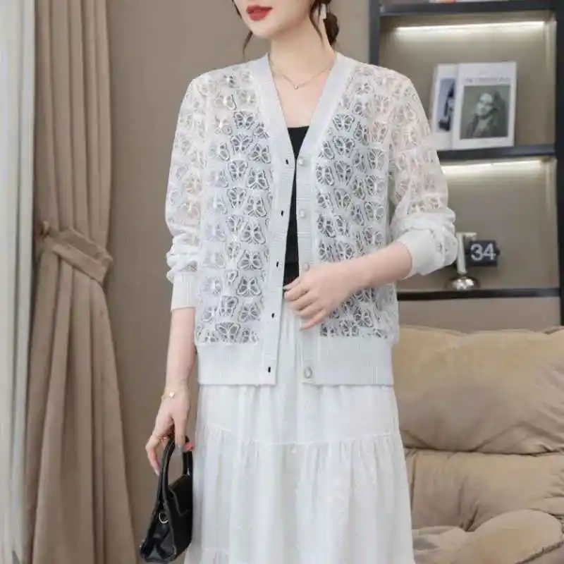 Women Thin Lace Hollowed Out Cardigan Sweater Outerwear Sun Protection Coat Air Conditioning 2026 Summer Breathable Knitted Top
Women Thin Lace Hollowed Out Cardigan Sweater Outerwear Sun Protection Coat Air Conditioning 2026 Summer Breathable Knitted Top