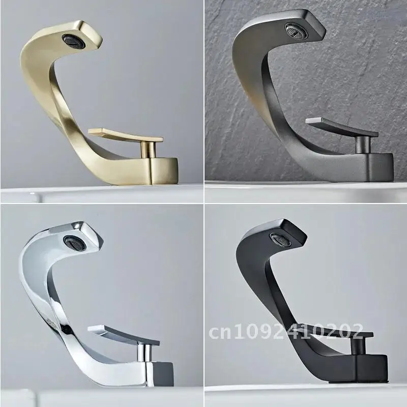 Brass Water Basin Faucet Hot and Cold Bathroom Washbasin Taps Mounted Sink Faucet Banheiro Creative Torneira Vintage Luxury Deck
Brass Water Basin Faucet Hot and Cold Bathroom Washbasin Taps Mounted Sink Faucet Banheiro Creative Torneira Vintage Luxury Deck