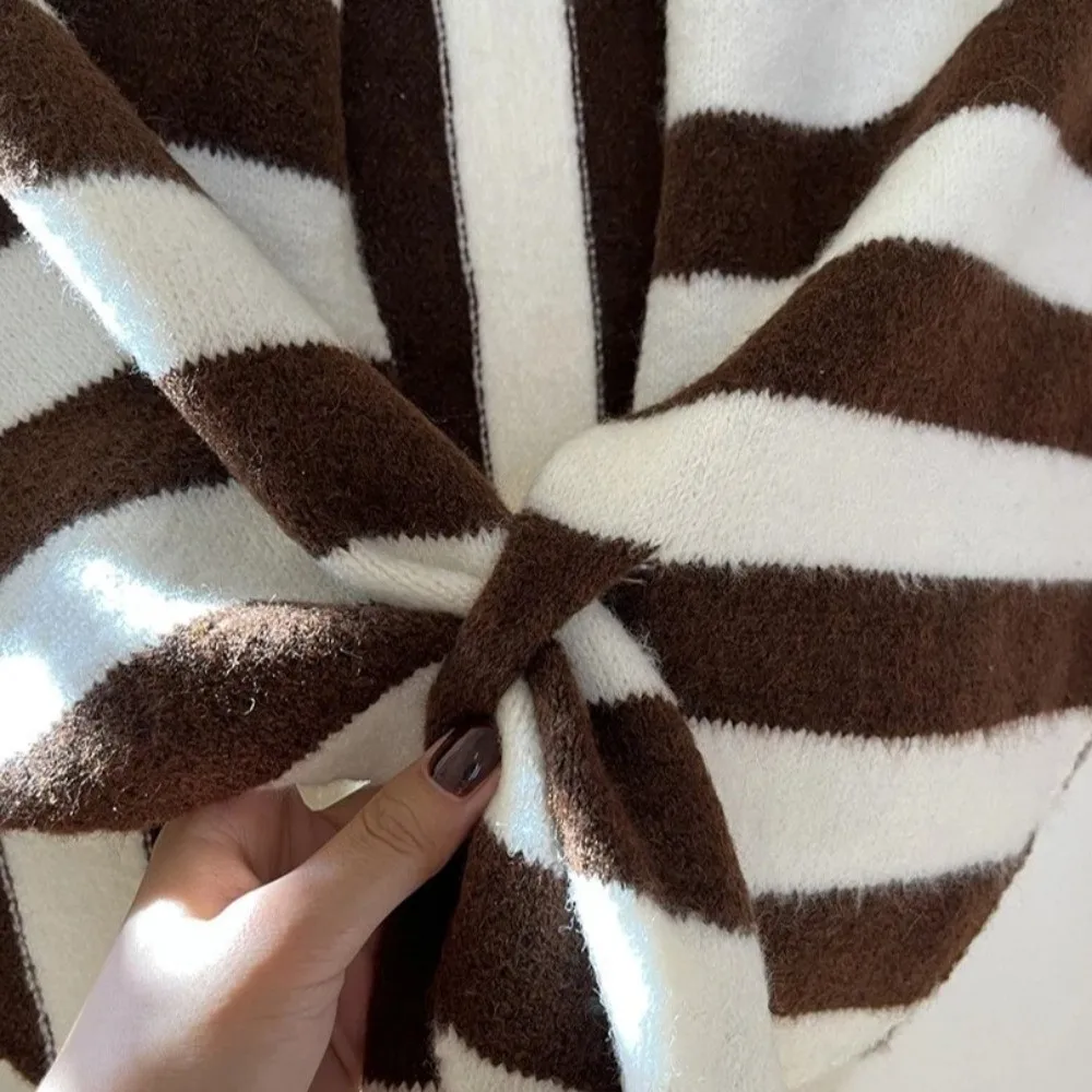 Comfortable Wool Blended Women Shawl Striped Print Warm Pashmina Wraps Big Soft Poncho Cape Casual Wear
Comfortable Wool Blended Women Shawl Striped Print Warm Pashmina Wraps Big Soft Poncho Cape Casual Wear