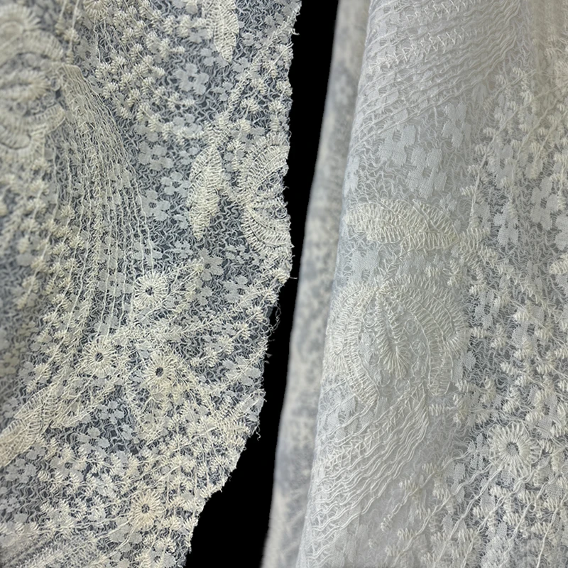 Phoenix Tail Floral Embroidery Lace Fabric 3D Flowers White Tulle Bridal Couture High-End Material for Wedding Dress Design
Phoenix Tail Floral Embroidery Lace Fabric 3D Flowers White Tulle Bridal Couture High-End Material for Wedding Dress Design