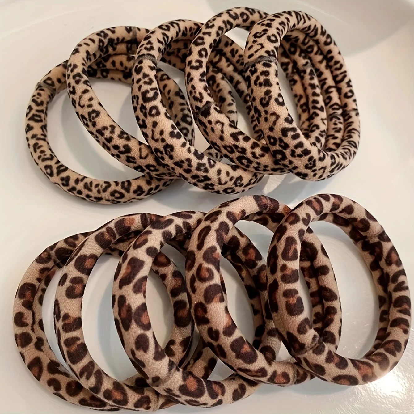 20 Pcs Women's Fashion High-Elastic Leopard Print Hair Ties, Rubber Bands for Ponytails & Buns, Versatile Daily Basic Hair Accessories
20 Pcs Women's Fashion High-Elastic Leopard Print Hair Ties, Rubber Bands for Ponytails & Buns, Versatile Daily Basic Hair Accessories