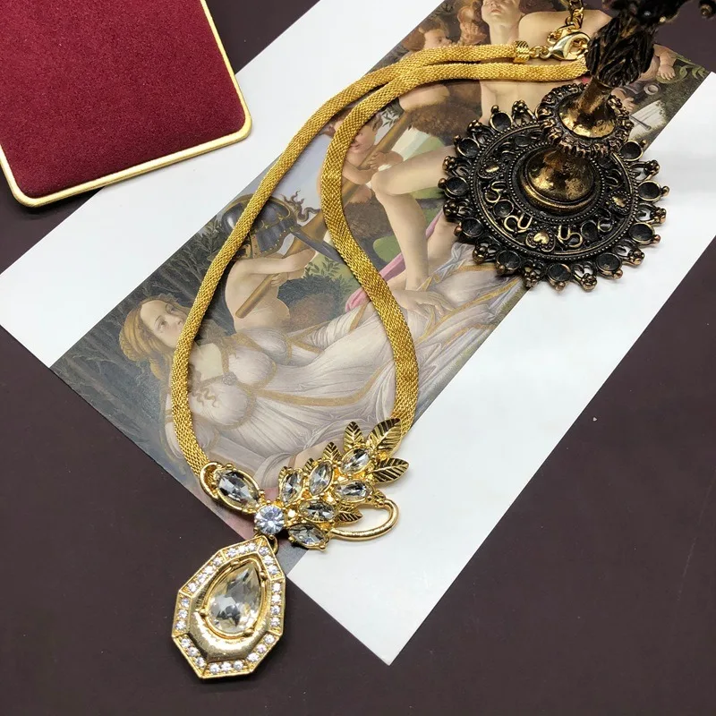 New Medieval Jewelry Exquisite Versatile Diamond Leaf Water Drop Pendant Copper Necklace Earrings Ear Clip Set Sweater Chain
New Medieval Jewelry Exquisite Versatile Diamond Leaf Water Drop Pendant Copper Necklace Earrings Ear Clip Set Sweater Chain