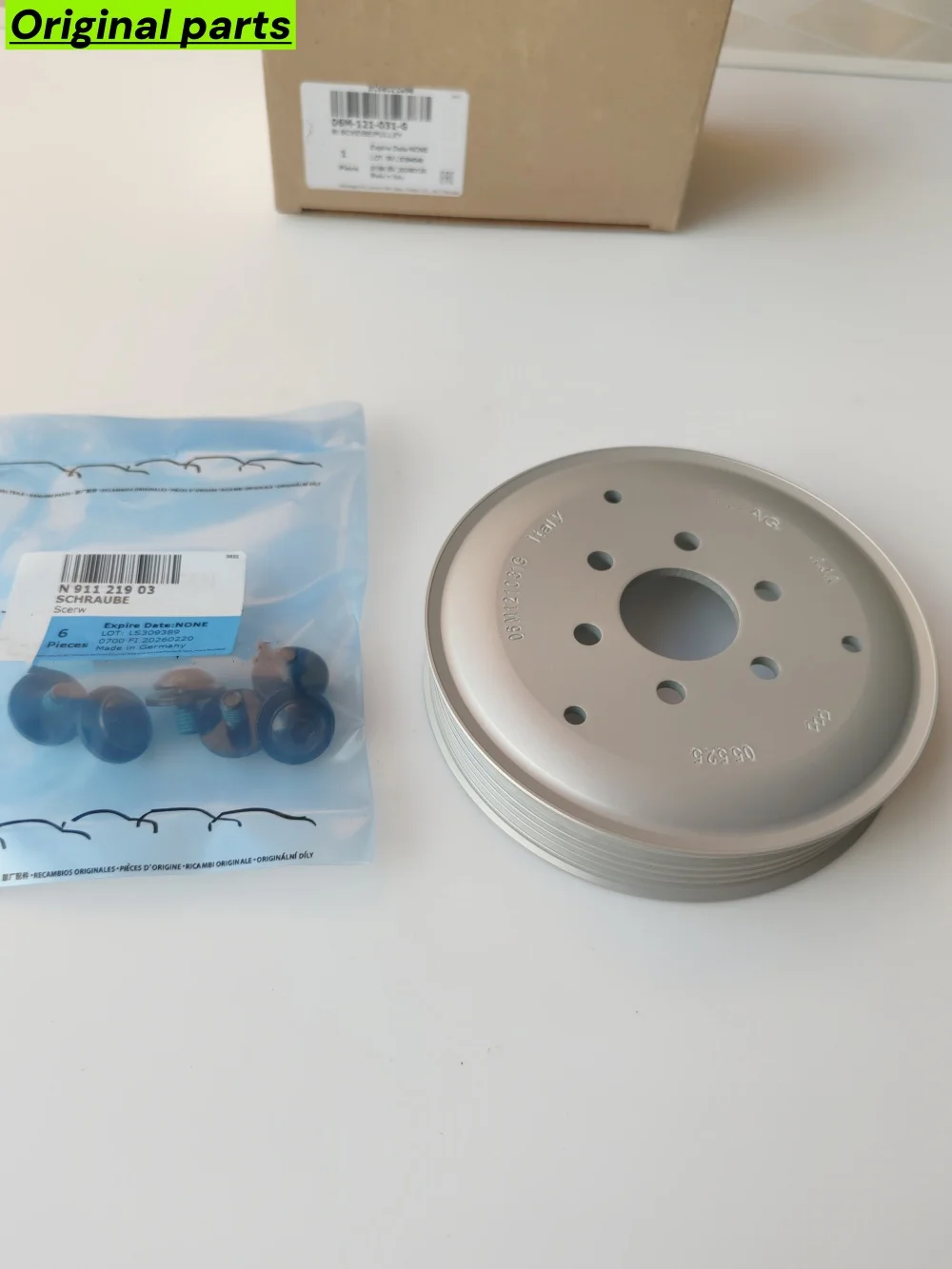 Genuine 06M121031D 06M121031G N91121903 Aluminum Water Pump Pulley & Screws For VW Touareg AUDI S4 A6 Porsche Cayenne 2.9T 3.0T
Genuine 06M121031D 06M121031G N91121903 Aluminum Water Pump Pulley & Screws For VW Touareg AUDI S4 A6 Porsche Cayenne 2.9T 3.0T