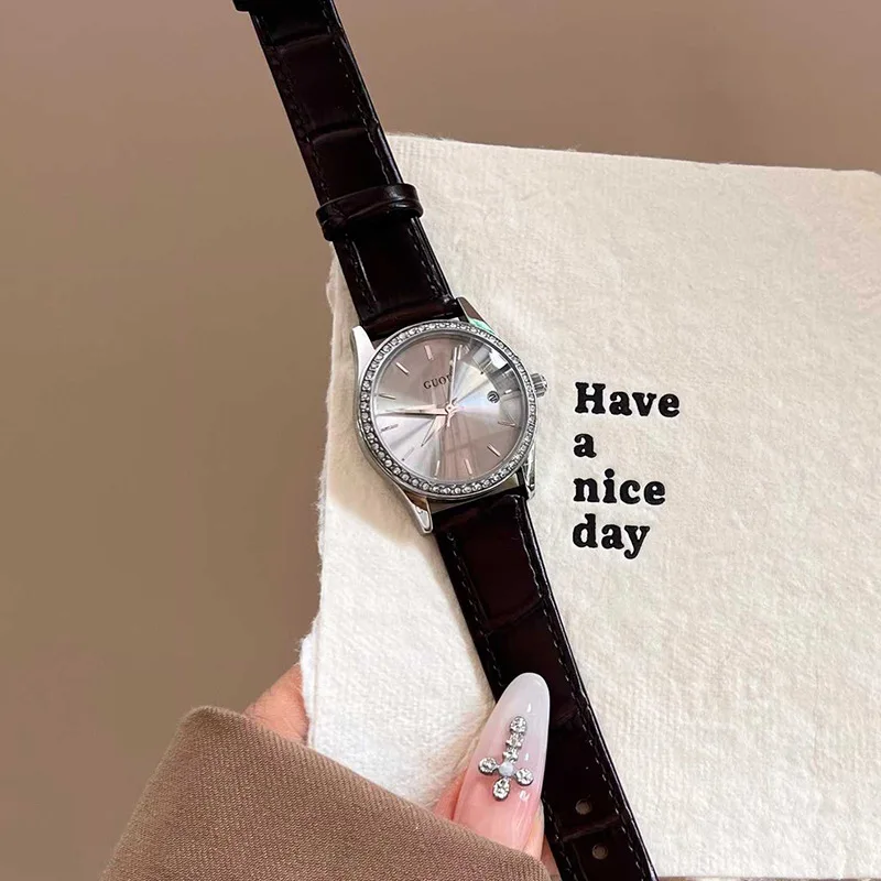 Women'S Watch With Calendar Fashionable New Style Trendy Korean Style, Simple And Casual, Leather Strap, A Great Gift For Women.
Women'S Watch With Calendar Fashionable New Style Trendy Korean Style, Simple And Casual, Leather Strap, A Great Gift For Women.