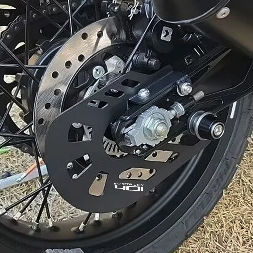 Fit For Husqvarna SVARTPILEN 401 VITPILEN401 2017 2018 2019 2020 2021 2022 2023 Motorcycle Rear Brake Disc Guard Cover Protector
Fit For Husqvarna SVARTPILEN 401 VITPILEN401 2017 2018 2019 2020 2021 2022 2023 Motorcycle Rear Brake Disc Guard Cover Protector