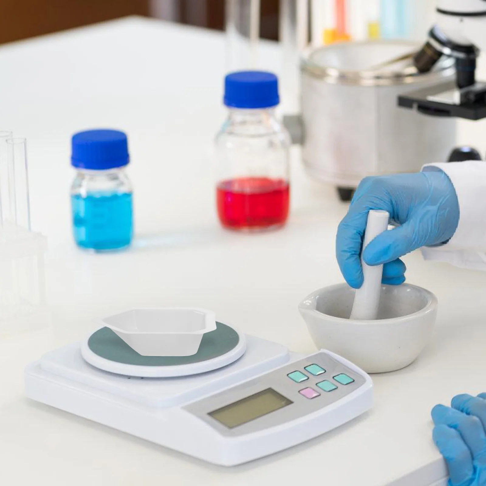 20pcs Weighing Boats For Powder Reusable Laboratory Weighing Plates Durable Spill-Proof Design Markings Easy
20pcs Weighing Boats For Powder Reusable Laboratory Weighing Plates Durable Spill-Proof Design Markings Easy