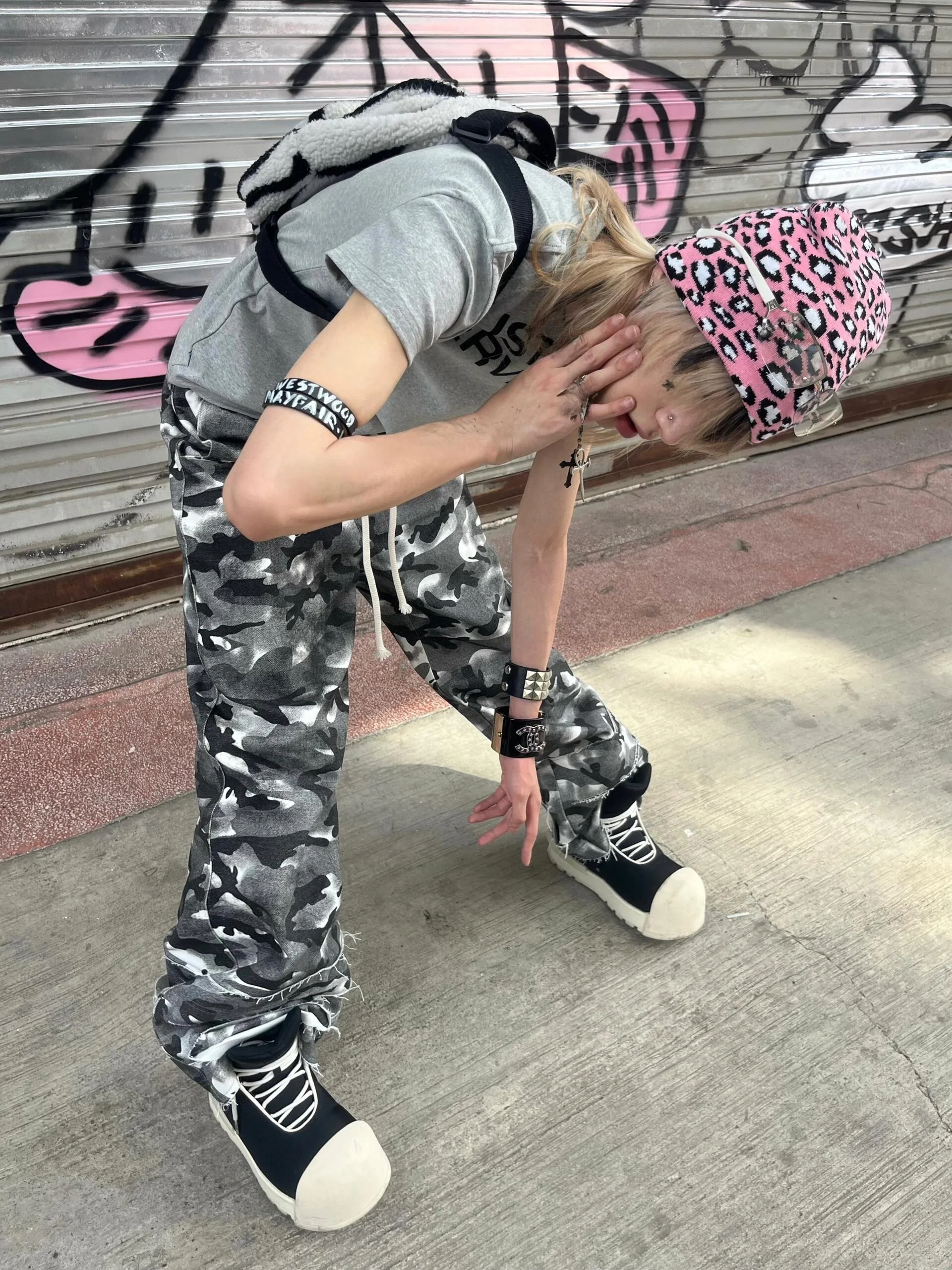 American High Street Retro Hiphop Grey White Camouflage Work Pants Men Multi Pocket Design Straight Leg Wide Leg Long Trouser...
American High Street Retro Hiphop Grey White Camouflage Work Pants Men Multi Pocket Design Straight Leg Wide Leg Long Trouser...