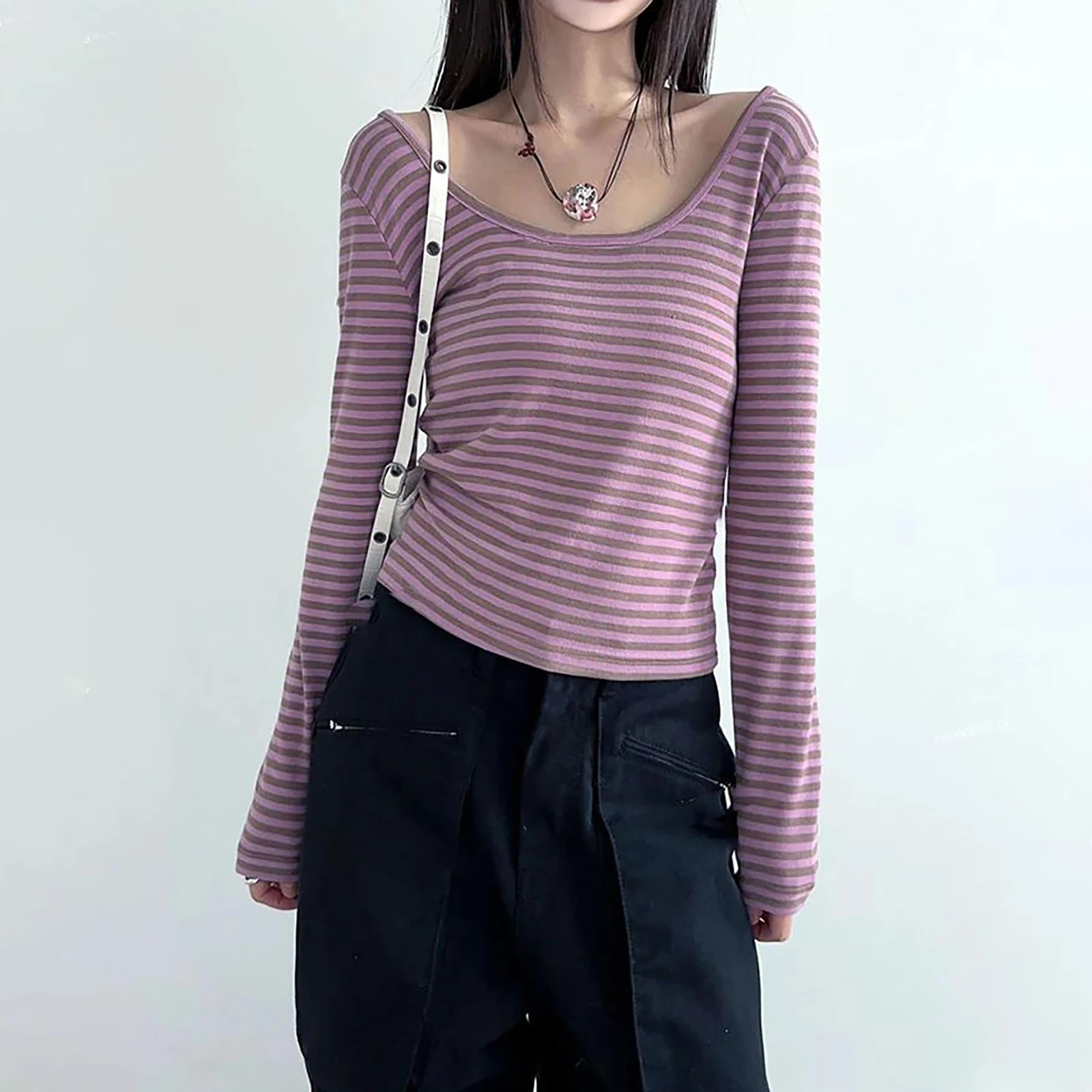 Women Long Sleeve T-shirt Vintage Harajuku Scoop Neck Striped Tops Female Casual Pullover Tees Retro Club Streetwear
Women Long Sleeve T-shirt Vintage Harajuku Scoop Neck Striped Tops Female Casual Pullover Tees Retro Club Streetwear