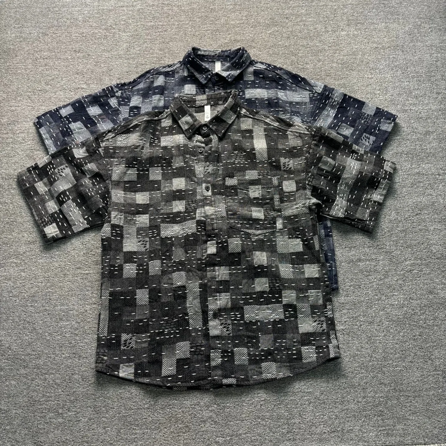 Plaid splicing short-sleeved shirt 2026 summer new style retro loose large size casual shirt
Plaid splicing short-sleeved shirt 2026 summer new style retro loose large size casual shirt