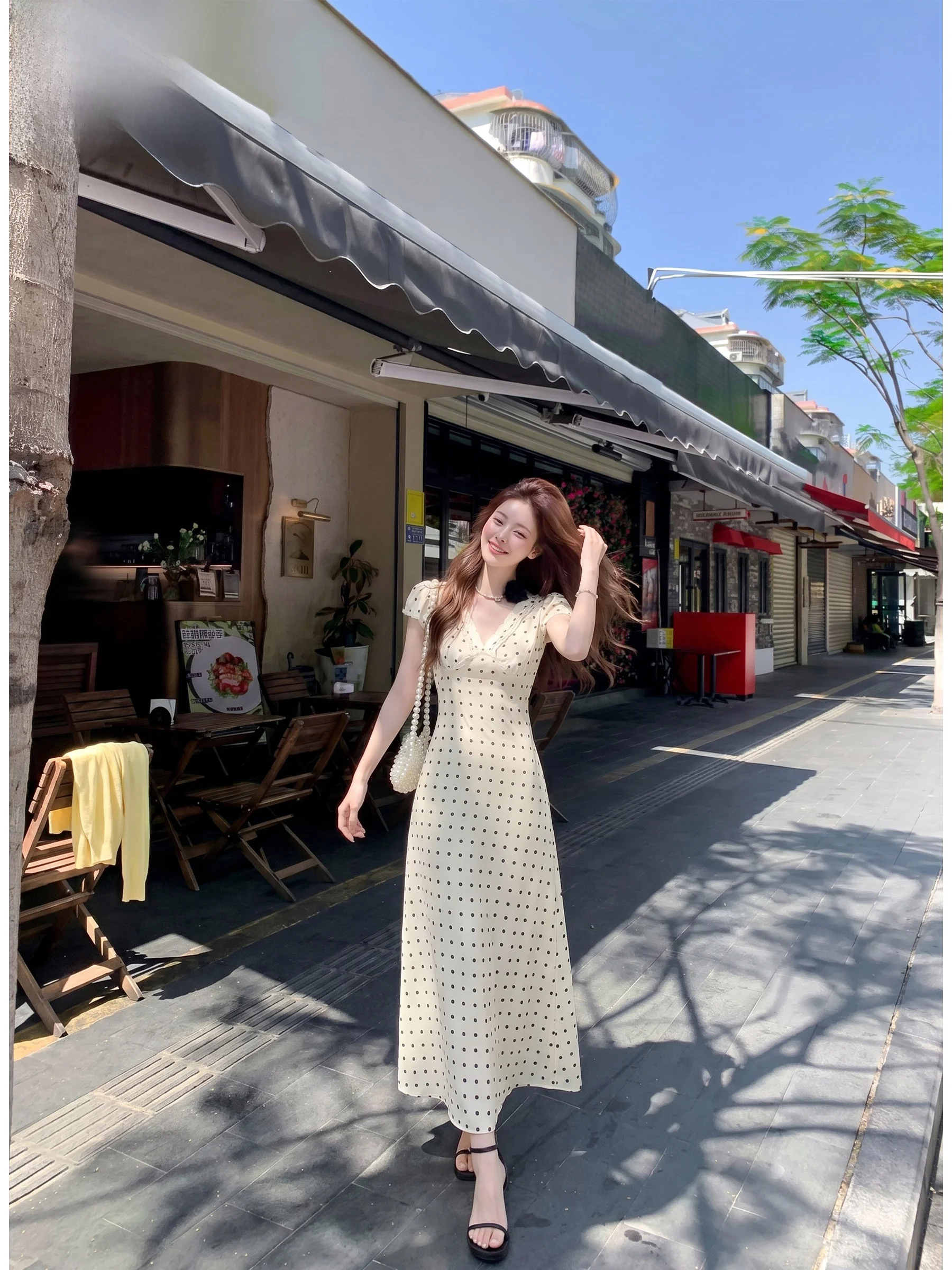 Summer Lace Trim V-Neck Holiday Style Women's Dress Waist-Cinching Belted Slimming Long Gown Casual Folded Soft Medium Fabric
Summer Lace Trim V-Neck Holiday Style Women's Dress Waist-Cinching Belted Slimming Long Gown Casual Folded Soft Medium Fabric