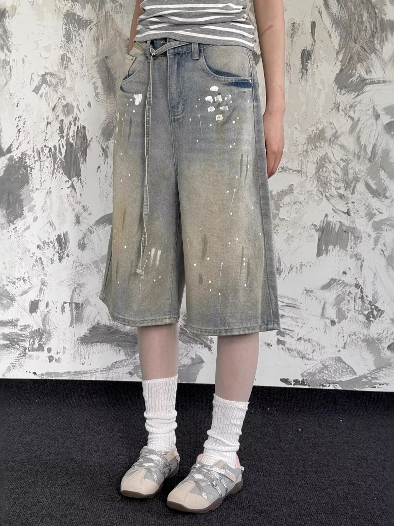 American Waed Distred Denim Seven-Foot Pants Men Women Summer New Loose Retro Straight Leg Wide Leg orts Casual
American Waed Distred Denim Seven-Foot Pants Men Women Summer New Loose Retro Straight Leg Wide Leg orts Casual