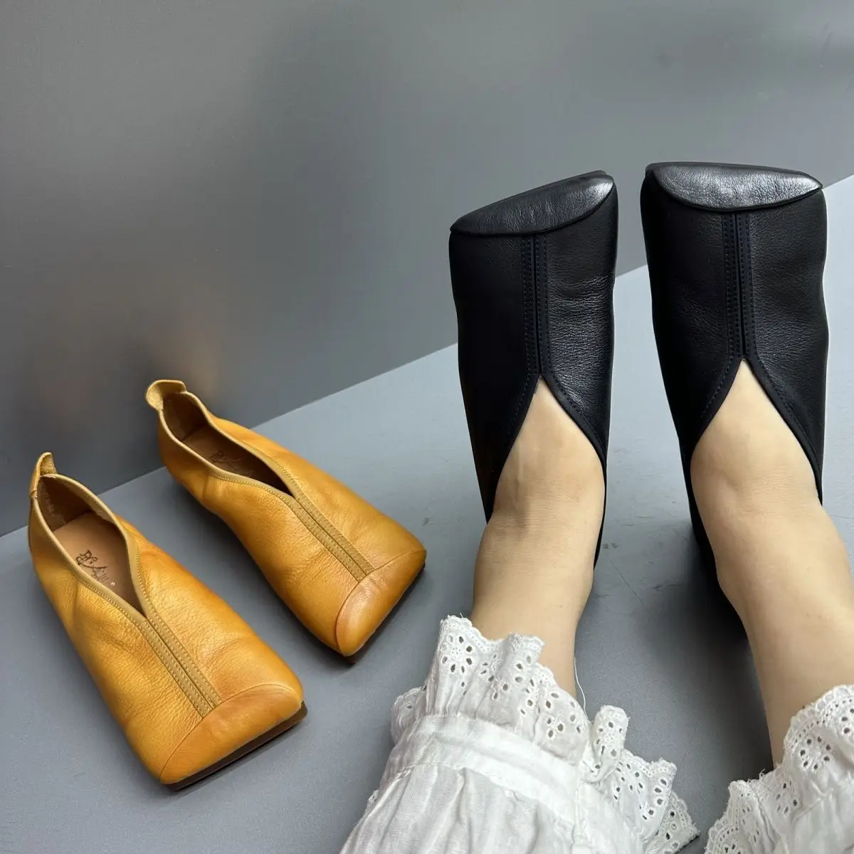 High Quality Handmade Spring and Autumn Soft Bottom Comfortable Shoes Leather Retro Women's Niche Design Square Toe
High Quality Handmade Spring and Autumn Soft Bottom Comfortable Shoes Leather Retro Women's Niche Design Square Toe