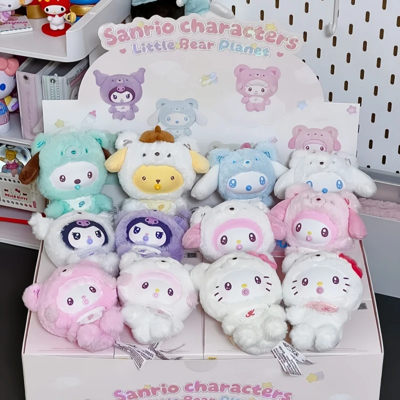 Оригинальные плюшевые подвески Sanrio Characters Little Bear Planet Series: загадочная коробка, милый брелок для сумки, кавайные игрушки, подарки. В наличии.
Оригинальные плюшевые подвески Sanrio Characters Little Bear Planet Series: загадочная коробка, милый брелок для сумки, кавайные игрушки, подарки. В наличии.