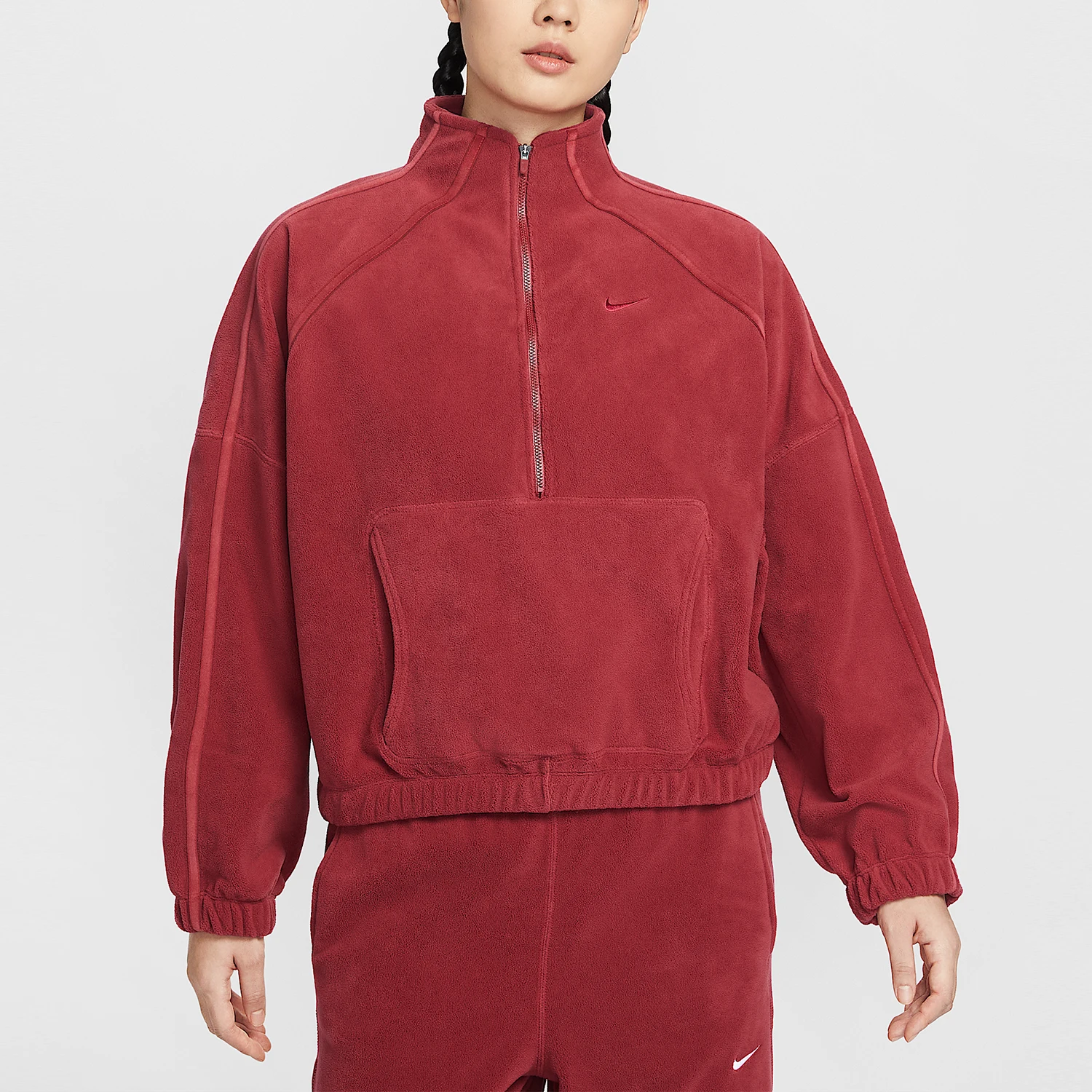 Оригинальная зимняя женская толстовка Nike с вышивкой и воротником-стойкой HV3716-613
Оригинальная зимняя женская толстовка Nike с вышивкой и воротником-стойкой HV3716-613
