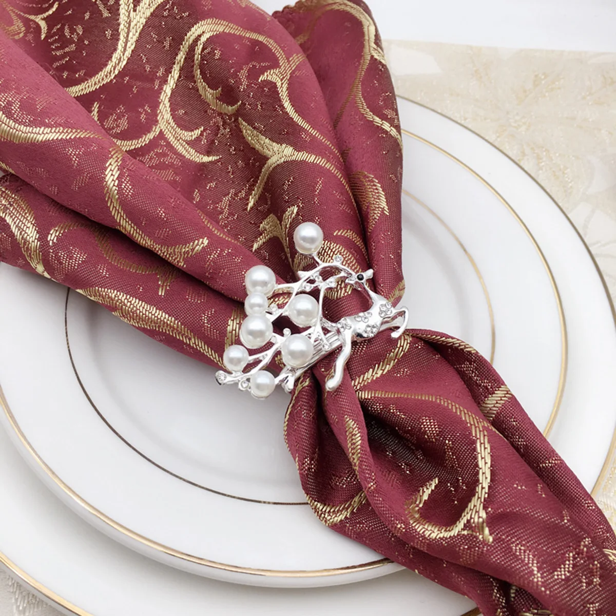 6pcs Christmas Napkin Rings Elegant Elk Design Sparkling Rhinestones Pearl Decor Table Accessories Dinner Party Supplies Home
6pcs Christmas Napkin Rings Elegant Elk Design Sparkling Rhinestones Pearl Decor Table Accessories Dinner Party Supplies Home