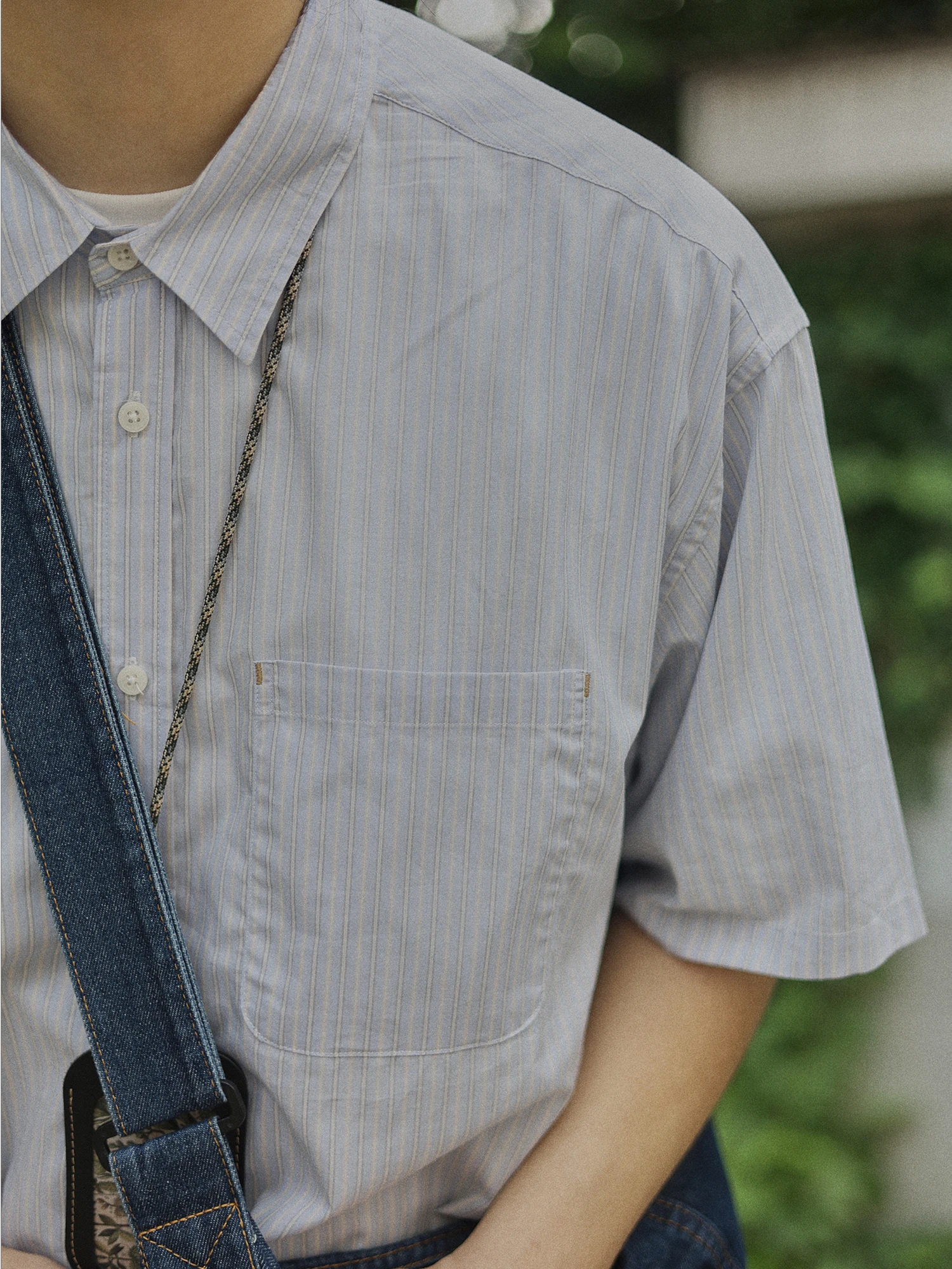 Loose Fit Men's Blue Striped Shirt Casual Summer Breathable Cotton Short Sleeve Vintage Style Versatile Loose Casual Shirt
Loose Fit Men's Blue Striped Shirt Casual Summer Breathable Cotton Short Sleeve Vintage Style Versatile Loose Casual Shirt