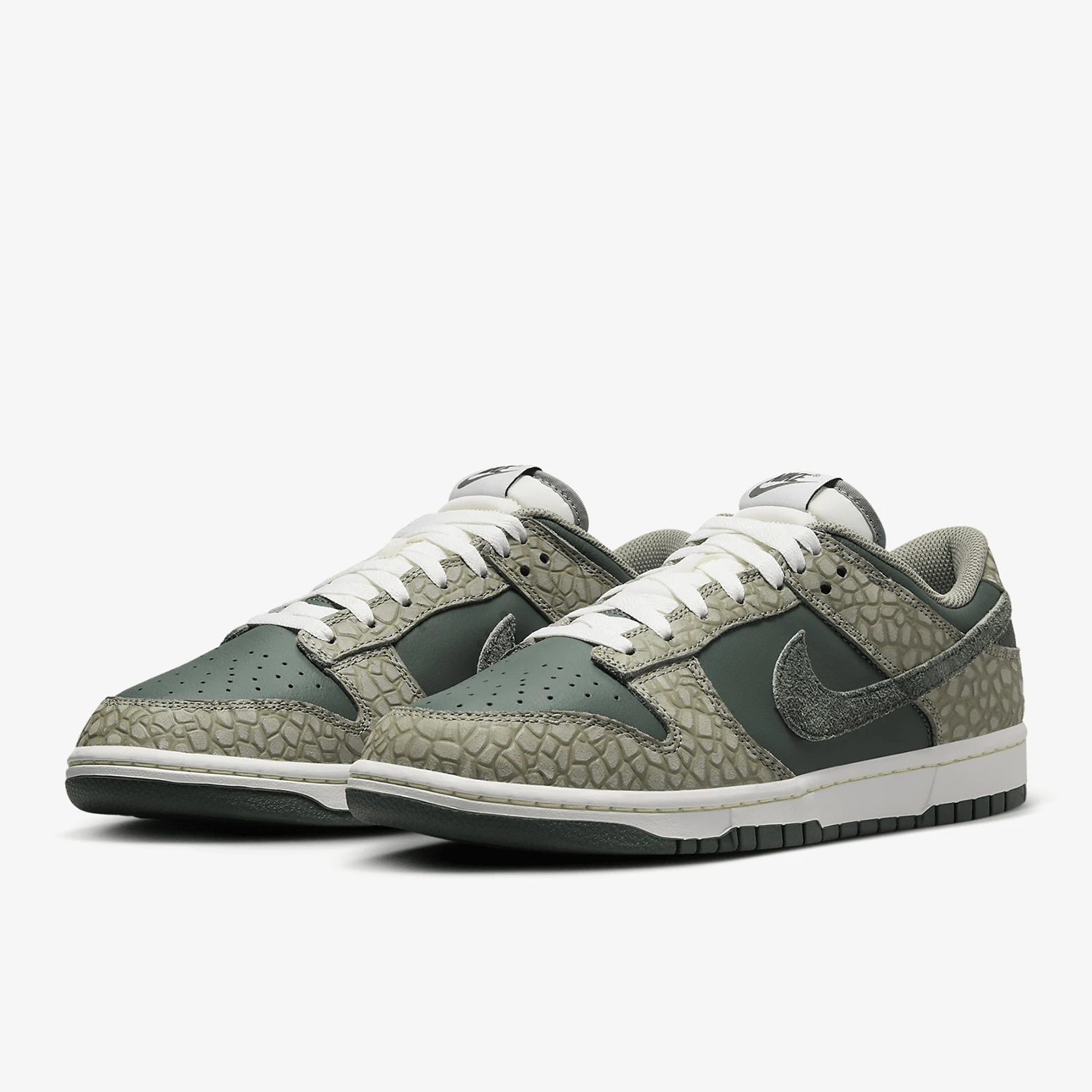 Nike Genuine Dunk Low Men's Retro Low-Top Casual Sneakers HF4878-053
Nike Genuine Dunk Low Men's Retro Low-Top Casual Sneakers HF4878-053