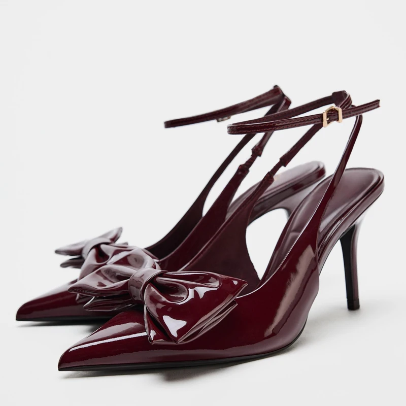 Fall New Arrival Women's Sandals in Bury Patent Leather with Knot Decorated Open Toe Mule oes And Thin Strap
Fall New Arrival Women's Sandals in Bury Patent Leather with Knot Decorated Open Toe Mule oes And Thin Strap