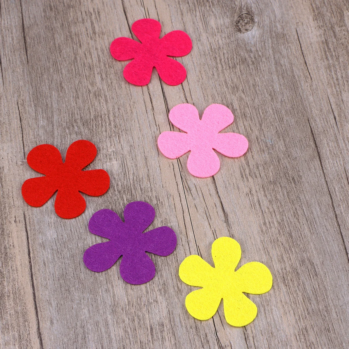 150Pcs Felt Flower Embellishments Assorted Colors 5 Styles DIY Craft Supplies Sewing Applique Decoration DIY Flowers
150Pcs Felt Flower Embellishments Assorted Colors 5 Styles DIY Craft Supplies Sewing Applique Decoration DIY Flowers