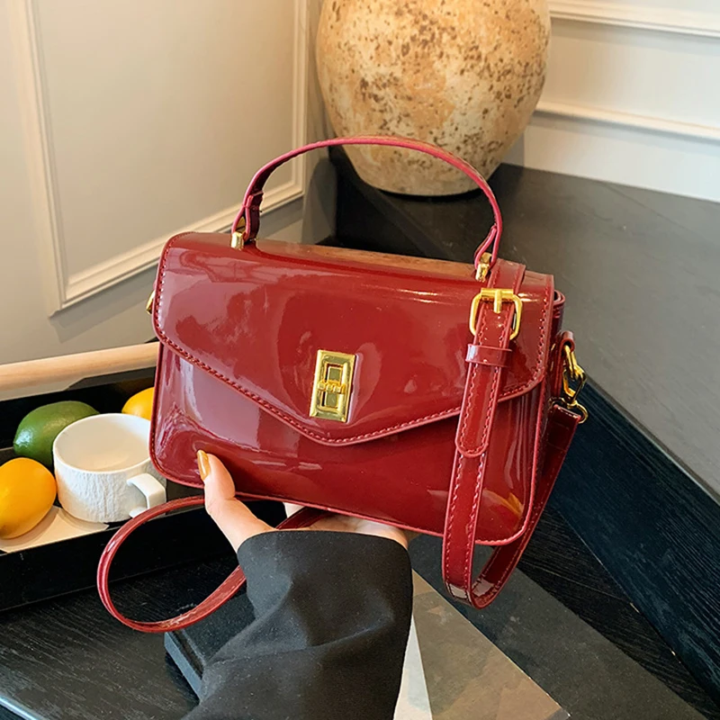 Retro Red Crossbody Bags For Women Textured Shiny Leather Versatile Square Shoulder Bag 2025 Summer Casual Commuter Handbags
Retro Red Crossbody Bags For Women Textured Shiny Leather Versatile Square Shoulder Bag 2025 Summer Casual Commuter Handbags