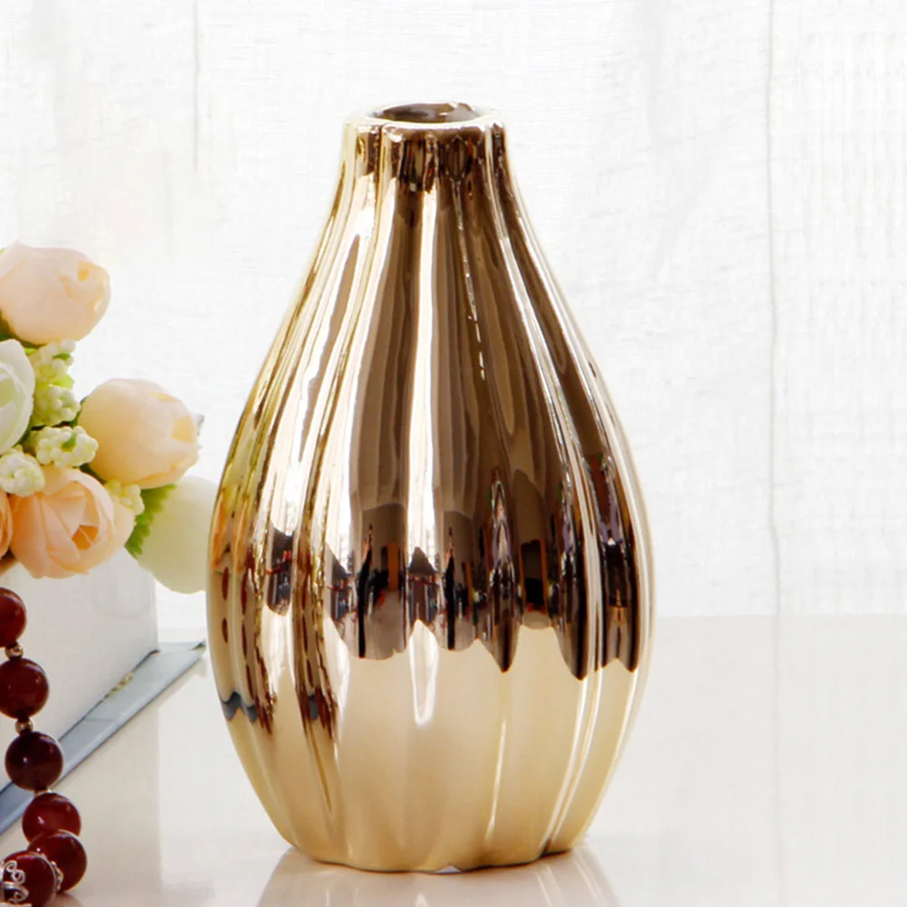 1Pcs Golden Ceramic Vase Minimalist Style Flower Planter for Living Room Bedroom Decor Unique Desktop Vase Creative Home Office
1Pcs Golden Ceramic Vase Minimalist Style Flower Planter for Living Room Bedroom Decor Unique Desktop Vase Creative Home Office