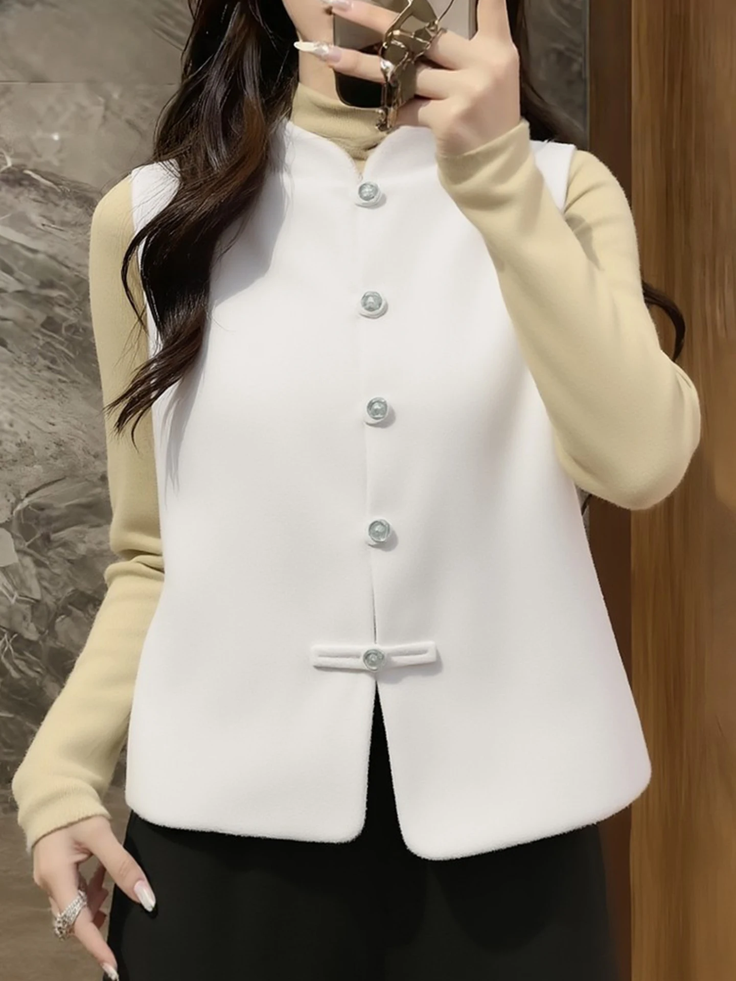 Модный однотонный жилет в китайском стиле, новый шелковый топ на весну, простой дизайн, элитный бренд, женская одежда
Модный однотонный жилет в китайском стиле, новый шелковый топ на весну, простой дизайн, элитный бренд, женская одежда